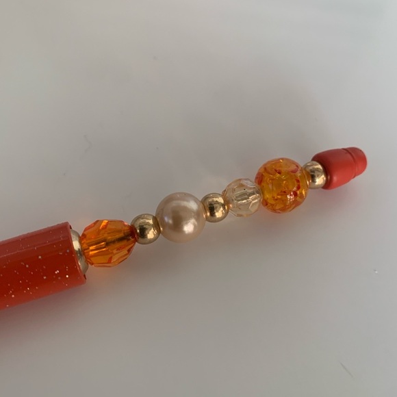 Hand crafted Beaded Pen, black ink with extra refillable ink. - Picture 2 of 2